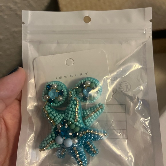 NWT | earrings - Picture 3 of 3